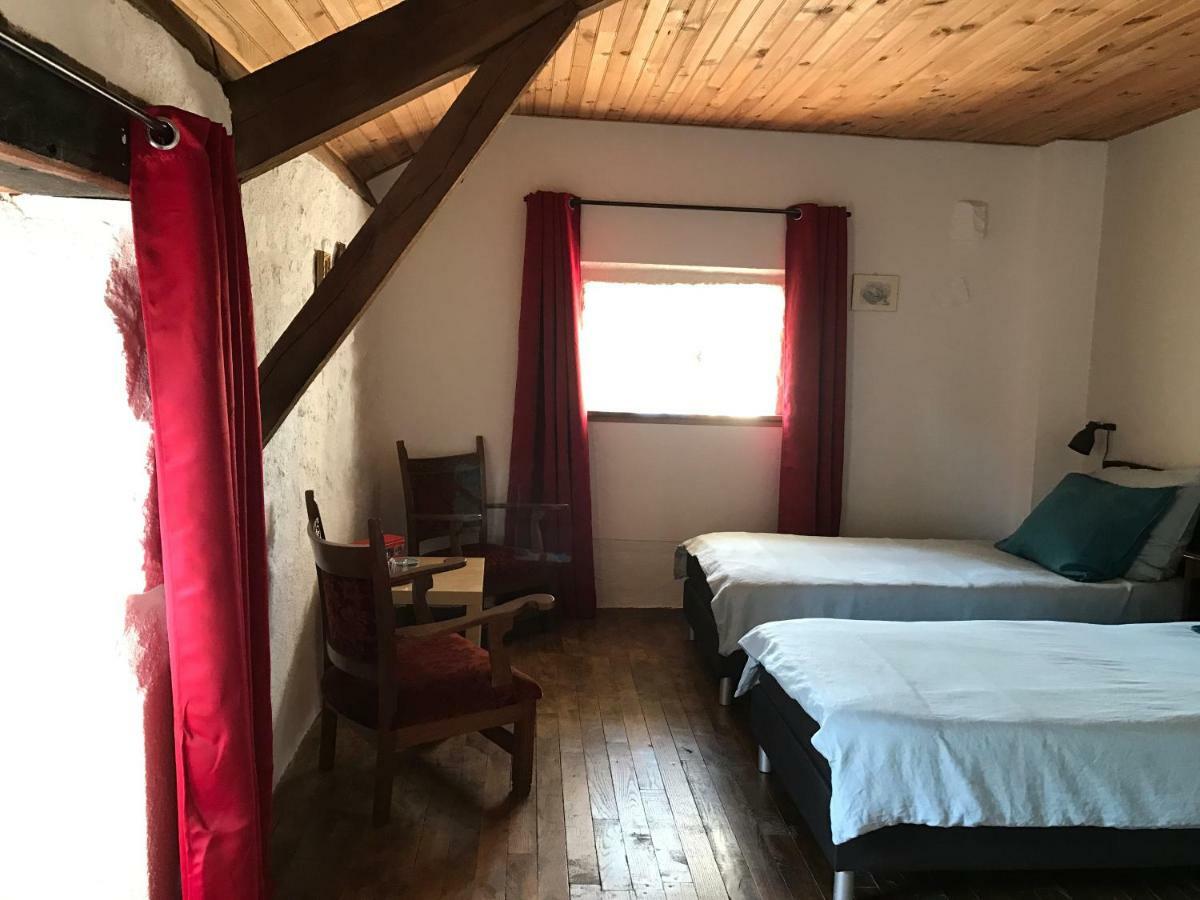 Bed and Breakfast Domaine Les Teuilleres Lacam-dʼOurcet Exterior foto